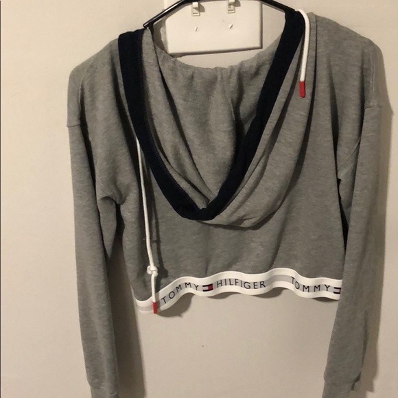 Tommy Hilfiger cropped hoodie - Picture 2 of 2
